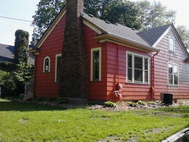 713 N Grove Ave, Elgin, IL 60120 - photo 2