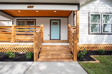 737 Apache St, Houston, TX 77022 - photo 4