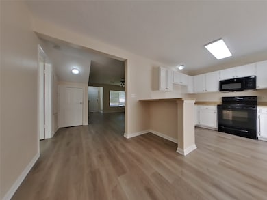 3259 Jorns St, Houston, TX 77045 - photo 4