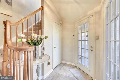 5718 Mayfair Manor Dr unit 101, North Bethesda, MD 20852 - photo 3