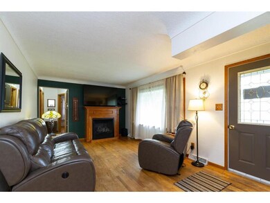 1400 E 29th St, Des Moines, IA 50317 - photo 2