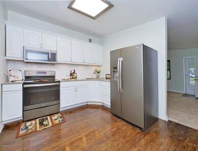 10583 Pine Estates Rd E, Jacksonville, FL 32218 - photo 7