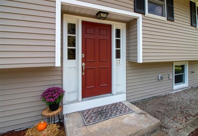 17 Lantern Ln, MerriMacK, NH 03054 - photo 2