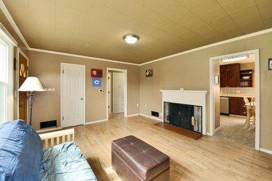 2a Bright & Spacious Living