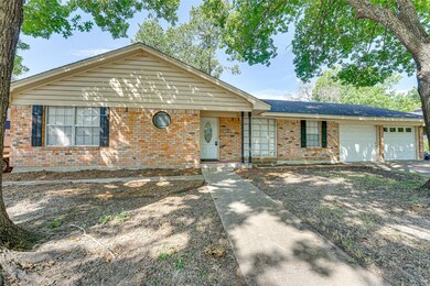 1207 Red Oak St, Ennis, TX 75119 - photo 6