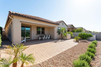 Large Covered Patio w/Extended Pavers