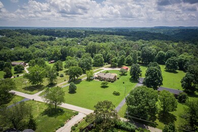 2736 Armstrong Ln, Mount Washington, KY 40047 - photo 3