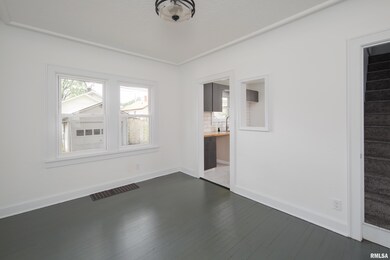 2216 N Sturdevant St, Davenport, IA 52804 - photo 7