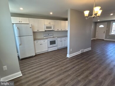 737 Surrey Ln, Glenolden, PA 19036 - photo 7