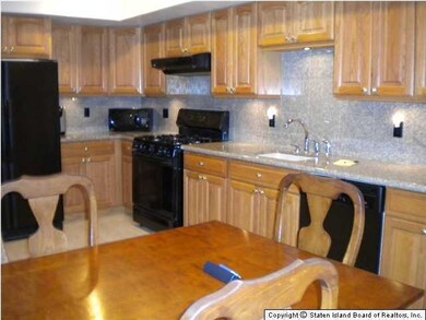 66 Seguine Place, Staten Island, NY 10312 - photo 6