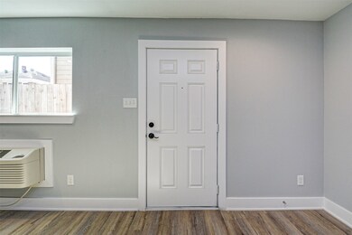 1421 Marshall St unit 11, Houston, TX 77006 - photo 6