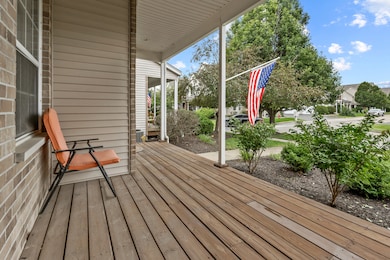 516 Clayton Cir, Sycamore, IL 60178 - photo 2