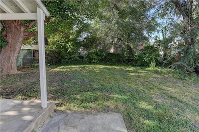 1526 Savannah Ave, Saint Joseph, MO 64505 - photo 4