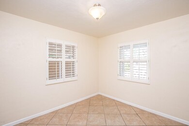 1007 E Citrus Way-7