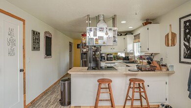 736 Hemlock Ave, Central Point, OR 97502 - photo 5