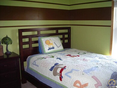 3320 SW 46th St, Topeka, KS 66610 - photo 6