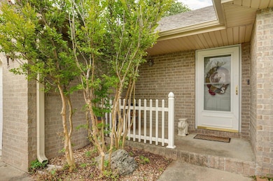 413 W Chestnut Rd-6