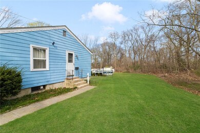 70 Drum Rock Ave, Warwick, RI 02886 - photo 4