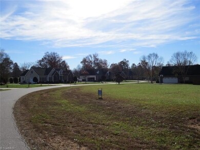 142 Donsdale Dr, Statesville, NC 28625 - photo 2