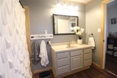 103 Main St, Center Point, IA 52213 - photo 3