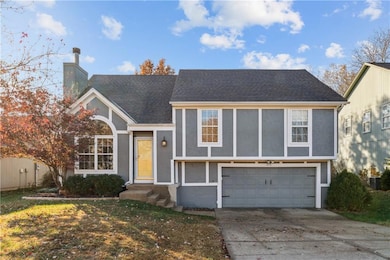 571 W Northview St, Olathe, KS 66061 - photo 2