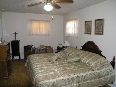 1406 Johnston St, Roanoke Rapids, NC 27870 - photo 5