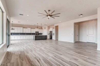 5190 E Lonesome Dove Trail San-large-009