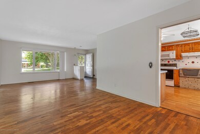 09-2948 Briarcliff St-WindowStill-R