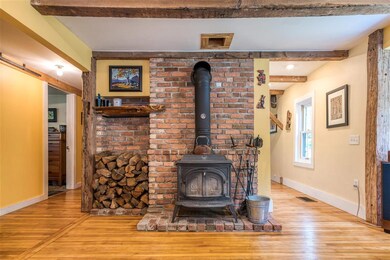 8133 Pomfret Rd, Pomfret, VT 05053 - photo 2