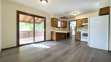 1208 E Austin St, Bolivar, MO 65613 - photo 4