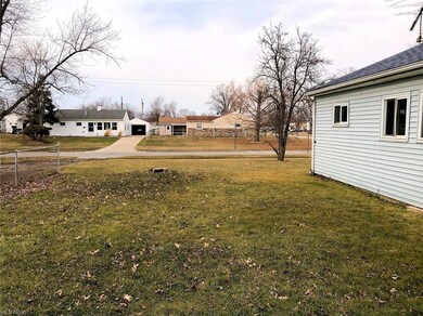 4402 Camden Ave, Lorain, OH 44055 - photo 5