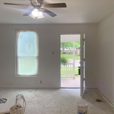 508 S Scullin Ave, Denison, TX 75020 - photo 2