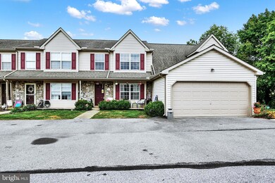 50 Rosemary Ct unit D050, Manchester, PA 17345 - photo 2