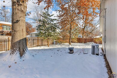 5824 SW 28th Terrace, Topeka, KS 66614 - photo 6