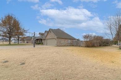 7969 Lindsay Ln, Edmond, OK 73025 - photo 4
