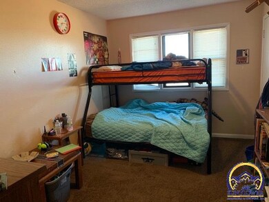 6801 SW Crestwood Dr, Topeka, KS 66619 - photo 4