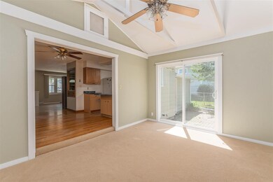 614 Westerfield Rd, Davenport, IA 52806 - photo 6