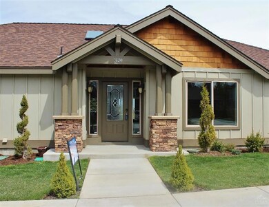 1020 NE Bennington Way, Bend, OR 97701 - photo 2