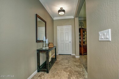 7273 W Cinder Brook Way-large-007-044-En