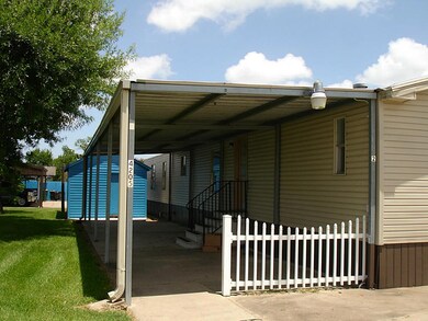 4205 Wells Dr, Pearland, TX 77584 - photo 4