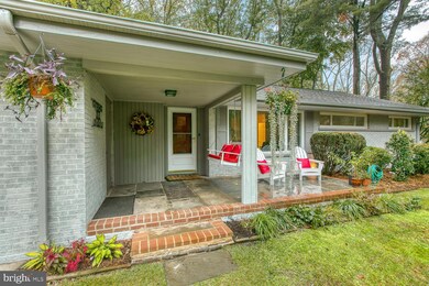 6517 Lakeview Dr, Falls Church, VA 22041 - photo 2