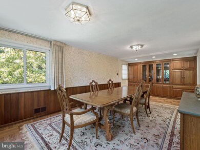 3612 Sandy Ct, Kensington, MD 20895 - photo 7