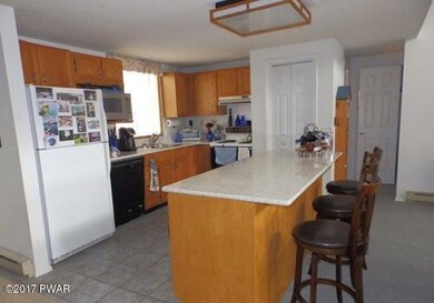 205 Mountain Lake Dr, Dingmans Ferry, PA 18328 - photo 3