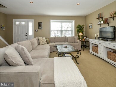 515 Carousel Cir, Norristown, PA 19403 - photo 2