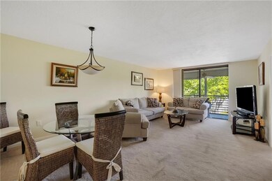 DINNING/LIVING AREA