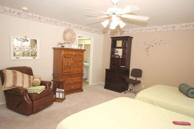 2624 S Honeysuckle Cir - Master Suite
