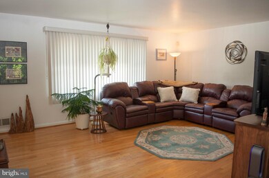 1055 Marton St, Laurel, MD 20707 - photo 4