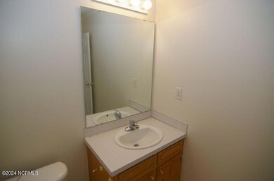 3951 Sterling Pointe Dr unit Ooo5, Winterville, NC 28590 - photo 3