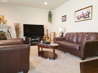 15607 SE Kingbird Dr, Clackamas, OR 97015 - photo 5