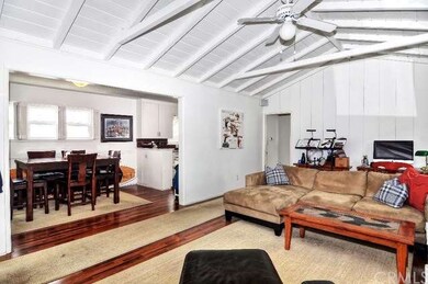 Upstairs Back Unit 